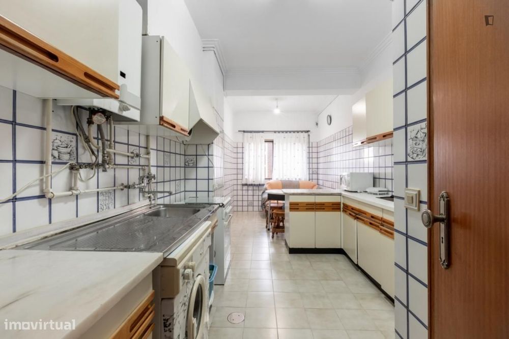 Quarto - localizado em Arregaça Coimbra
