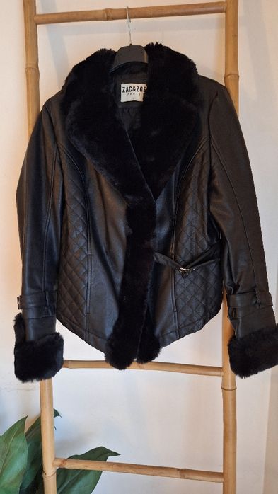 Biker com pêlo preto