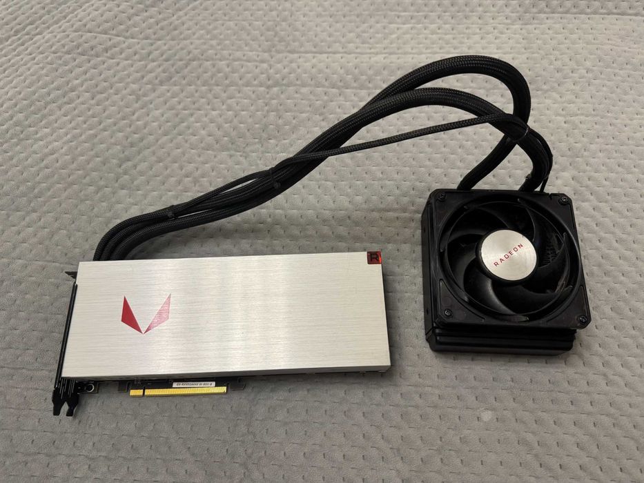 Karta graficzna GIGABYTE Radeon RX Vega 64 Watercooling 8GB