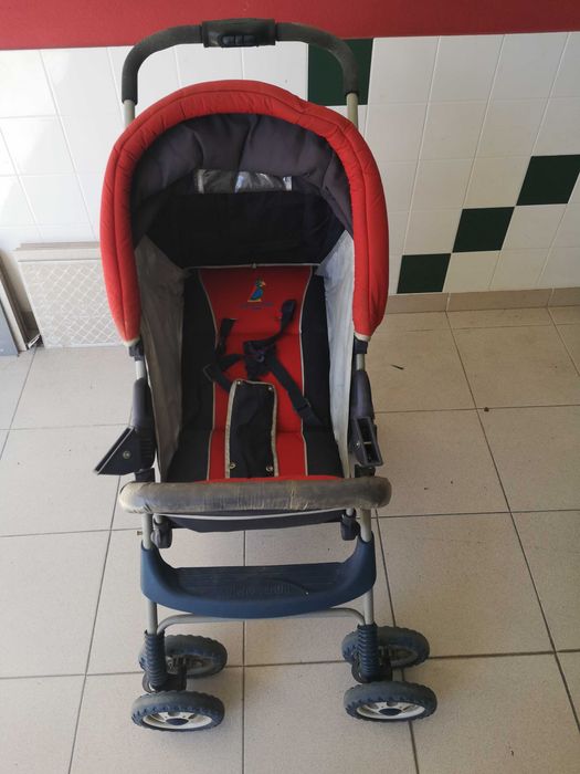 Carrinho de bebé duo da Pierre Cardin.