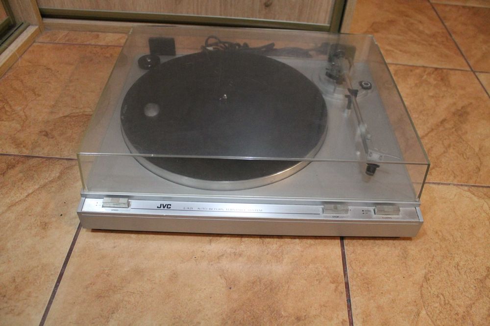 Gramofon JVC L-A 21