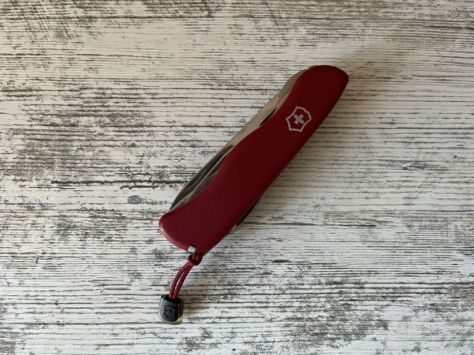 Ніж Victorinox Outrider
