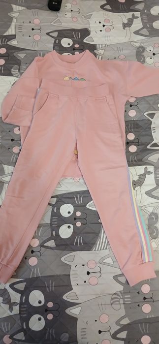 Спортивний костюм для дівчинки 110-116.