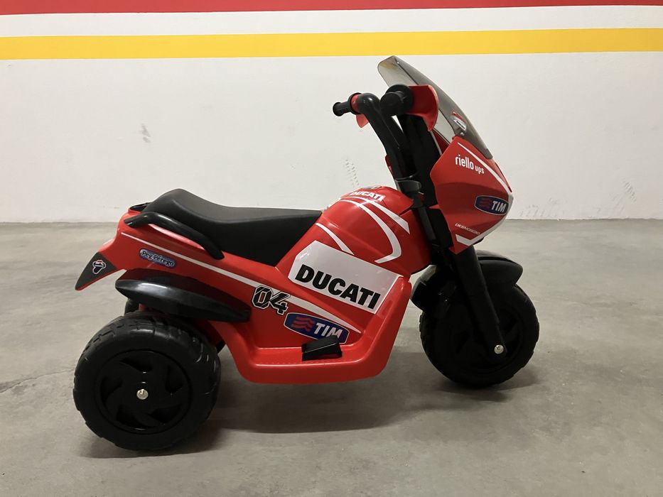 Mota a bateria para criança