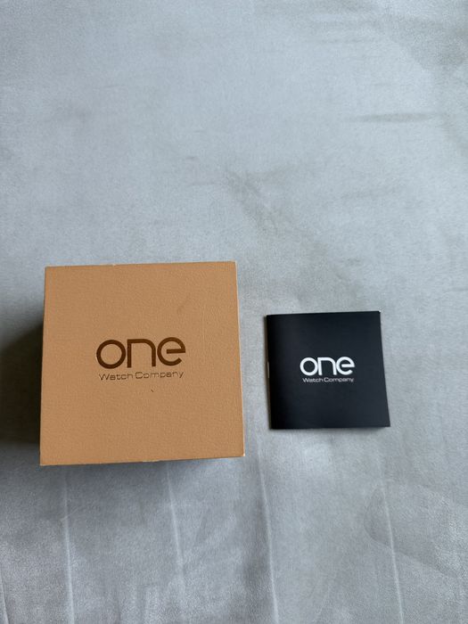 Relógio ONE prateado