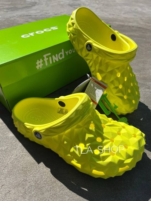 Стильні Crocs Classic Geometric Clog крокси жіночі/чоловічі