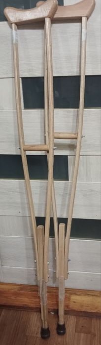 Продам костыли новые
