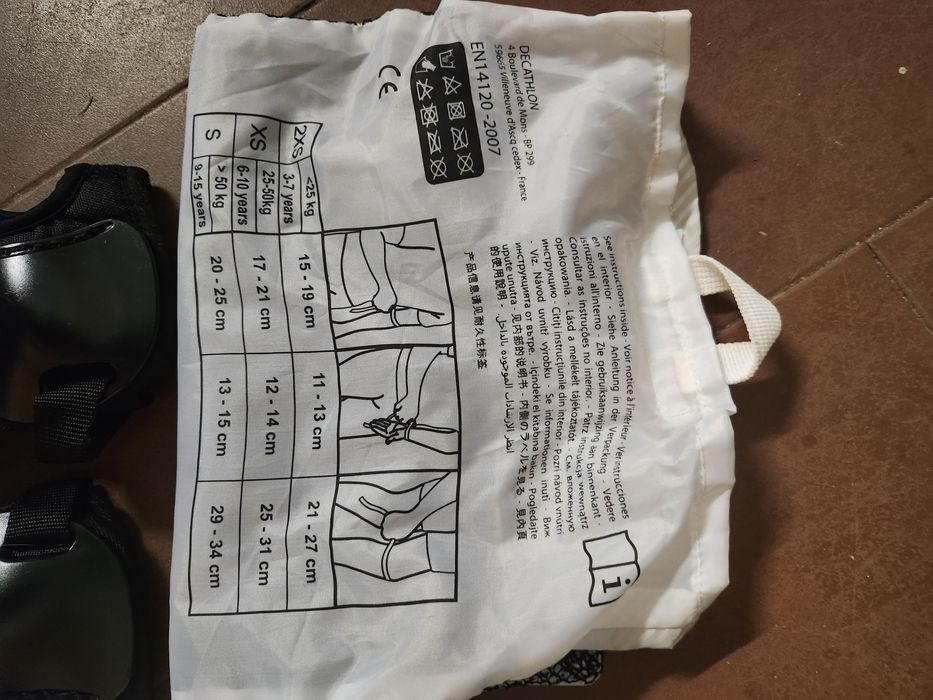 Conjunto de patins muito pouco usado.