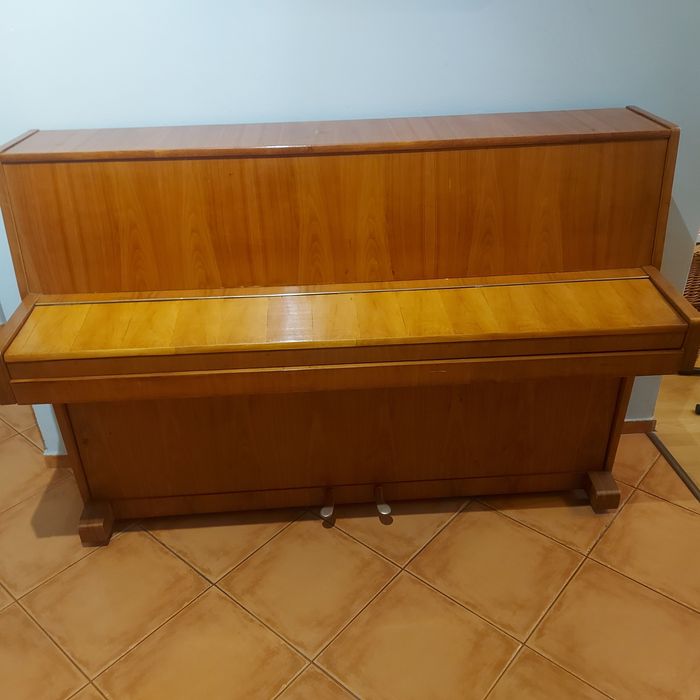 Pianino Legnica używane