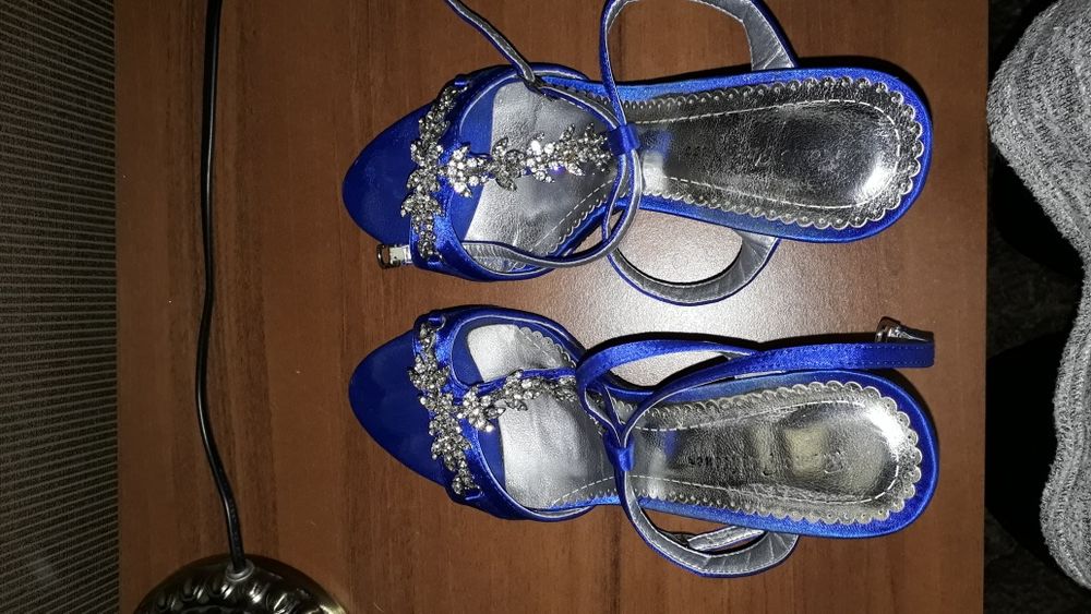 Buty na obcasie niebieskie