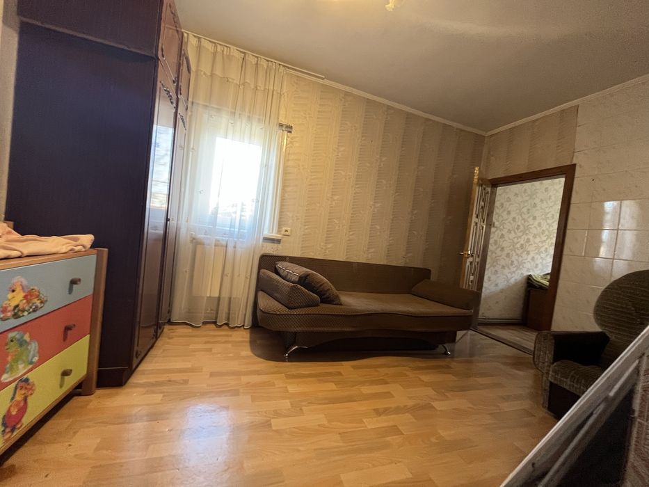 Будинок с Сокирна біля Дніпра