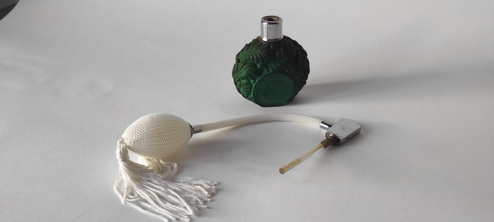 Schlevogt zielone szkło malachitowe perfumetka