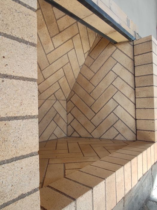 Kominek otwarty palenisko szamotowe otwarte Warszawa z cegły zdun