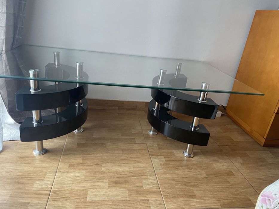 Mesa de centro de vidro