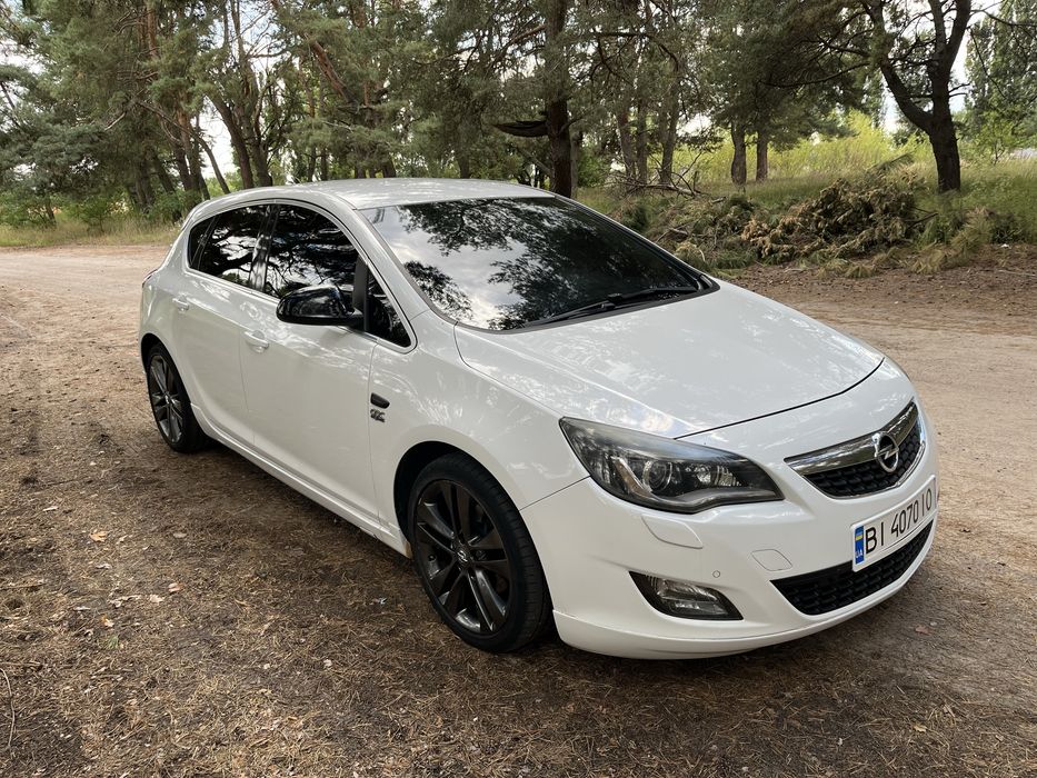 Opel astra j 2011