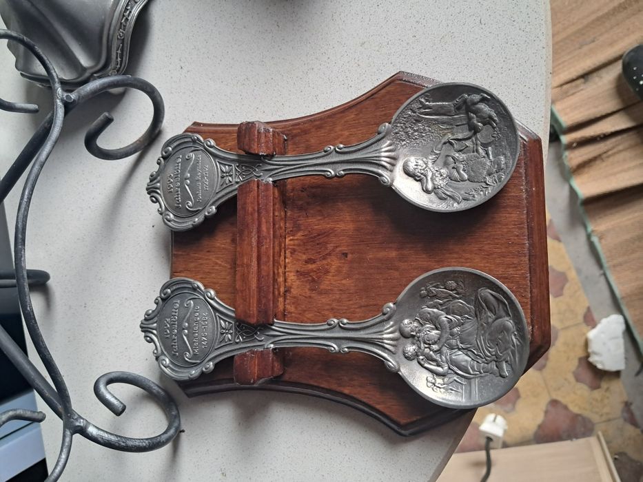 Conjunto duas colheres em estanho