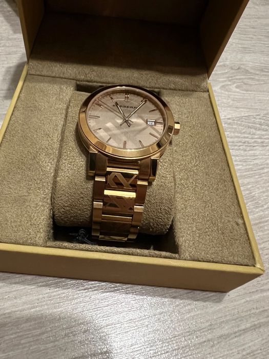Годинник Burberry