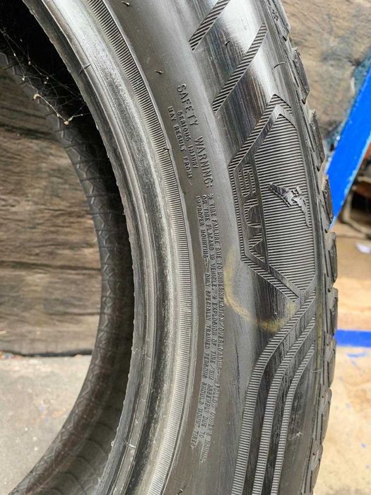 Зимові шини Goodyear Vector 4 Seasons SUV Gen-2 235/55 R19 105W