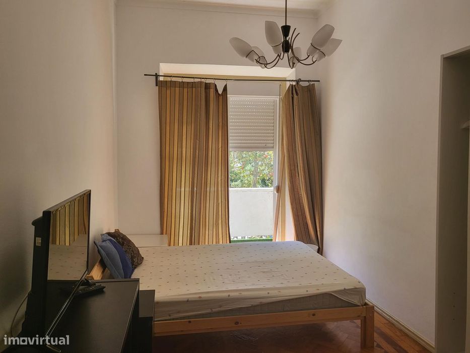 Quarto Individual Moscavide com Varanda