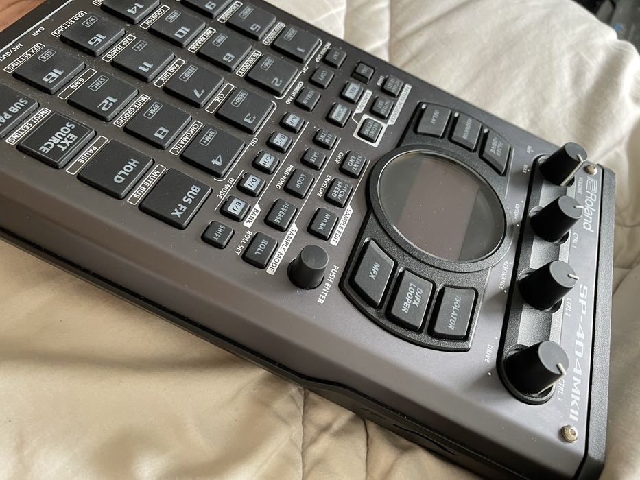 Roland Sp404 mk2