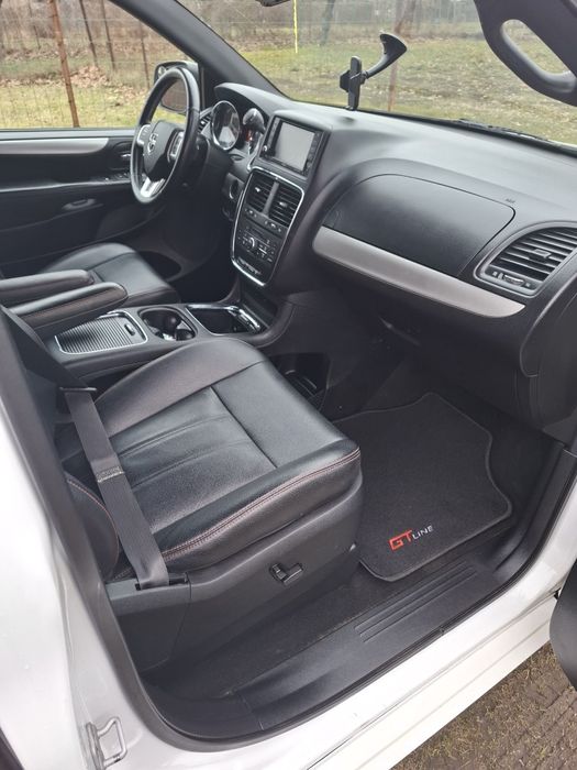 Dodge grand caravan  gt 2017 rok