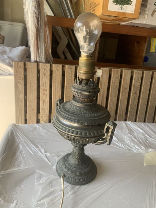 Um candeeiro de mesa