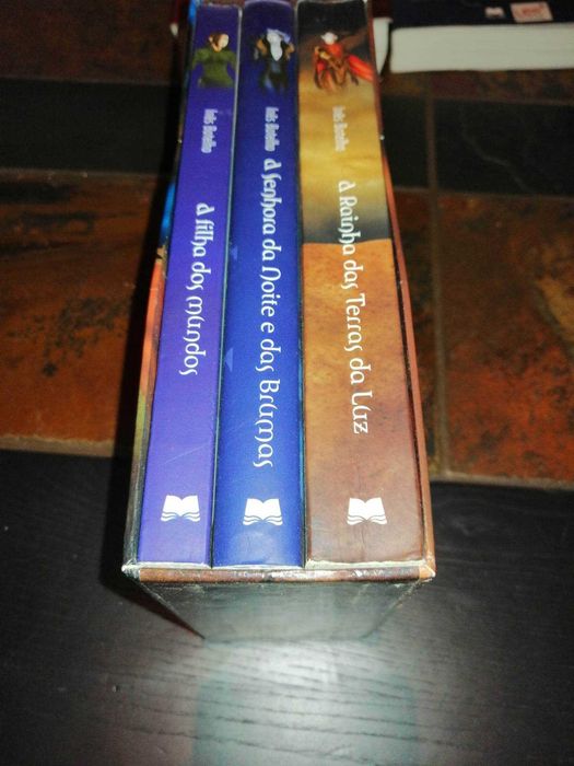 Vários títulos de Literatura Juvenil