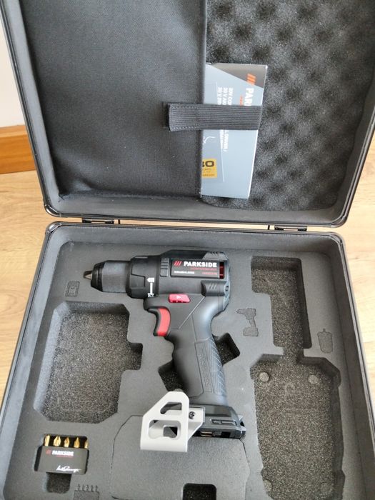 Aprafuzadora parkside performance 20 V nova nunca foi usada com talão de compra garantia 5 anos