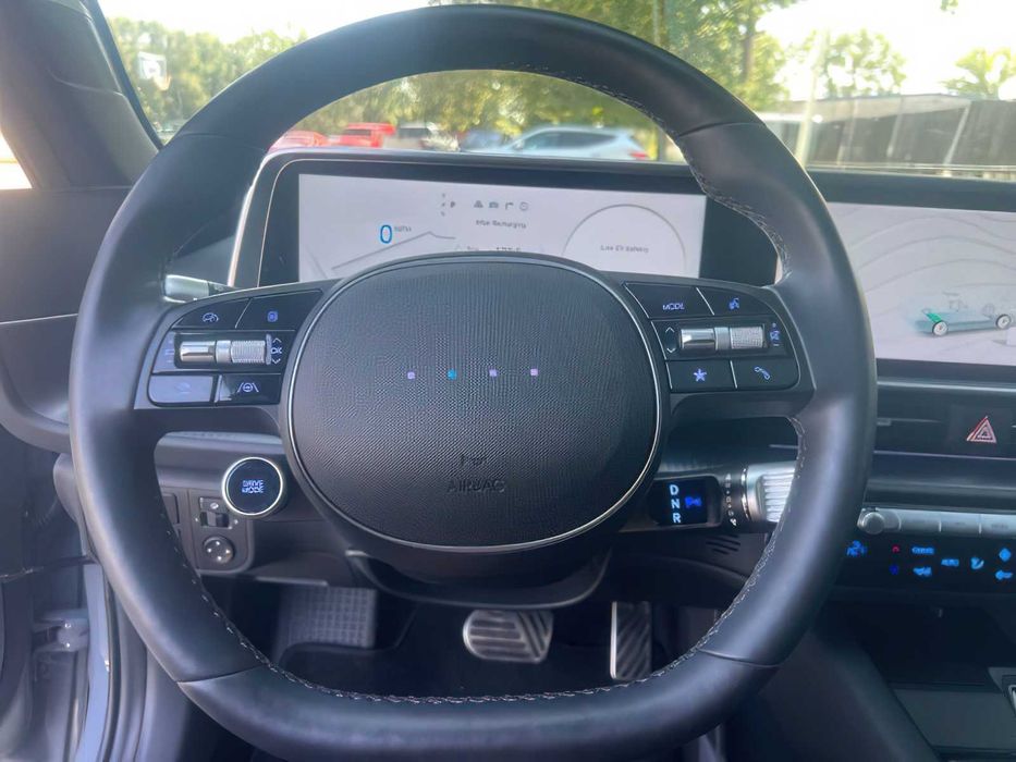 Hyundai Ioniq 6      2024