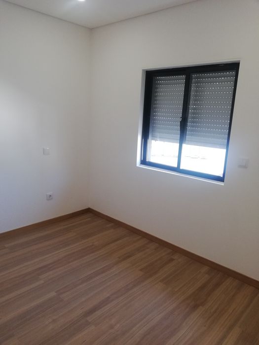 Arrenda-se Andar Moradia