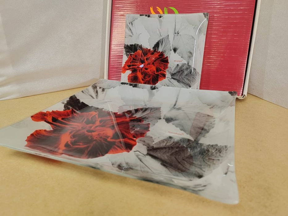 Десертний набір тарілок Arcofam "Червона Квітка" (7 предметів)