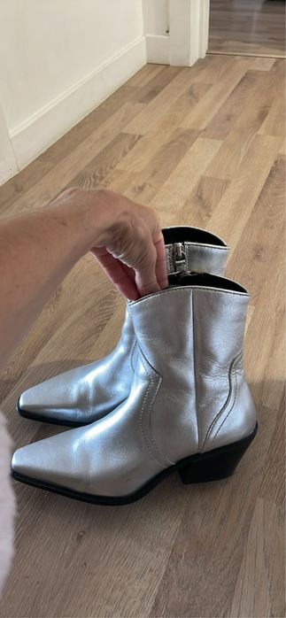 Zara botas prateadas em pele n.36