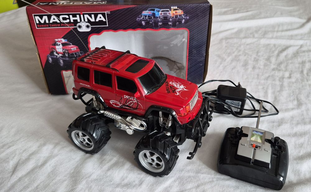 Джип на радіо керуванні
