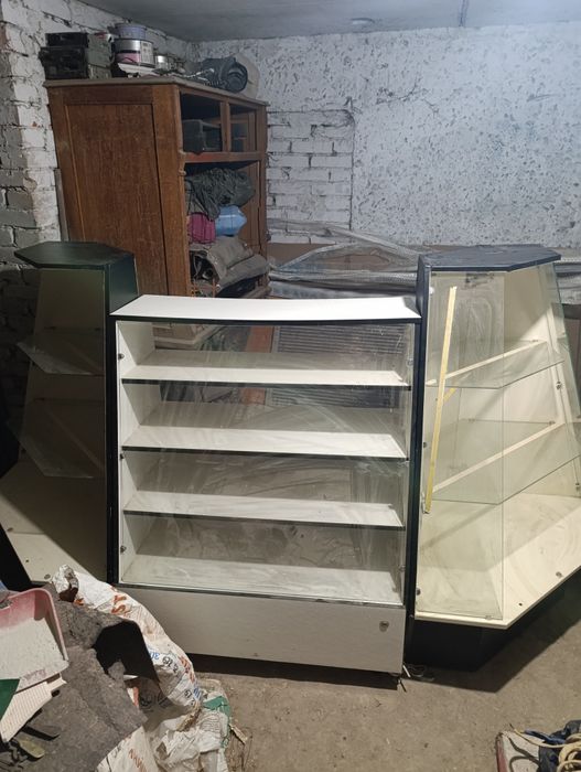 Меблі для магазину.