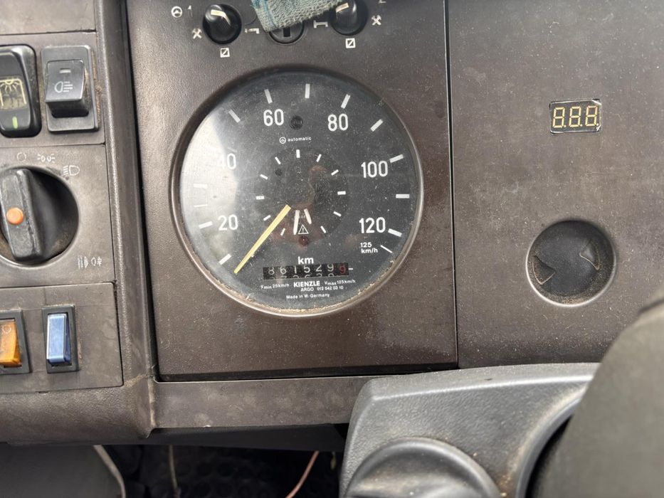 Mercedes-Benz T2 1995 609D