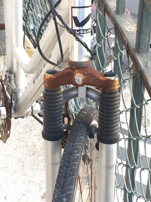 Bicicleta de senhora marca Velor mudanças Shimano cidade/passeio