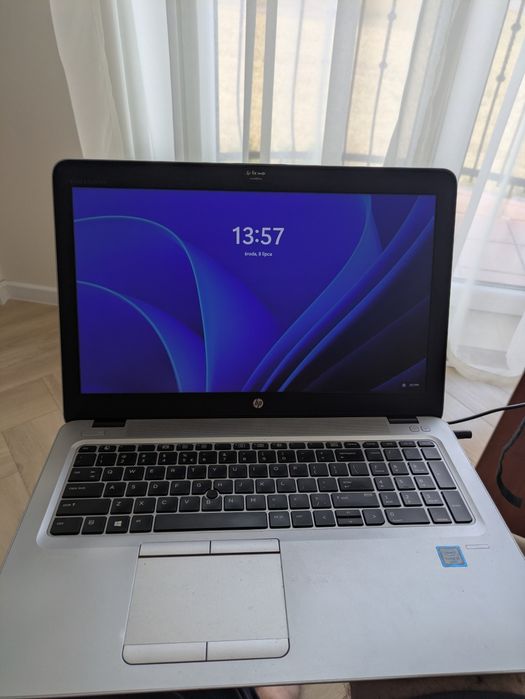 HP ElieBook 850 G3 ze stacja dokującą