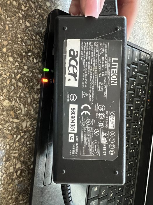 Продам ноут, робочий,eMachines E528-902G25Mnkk. 2010р