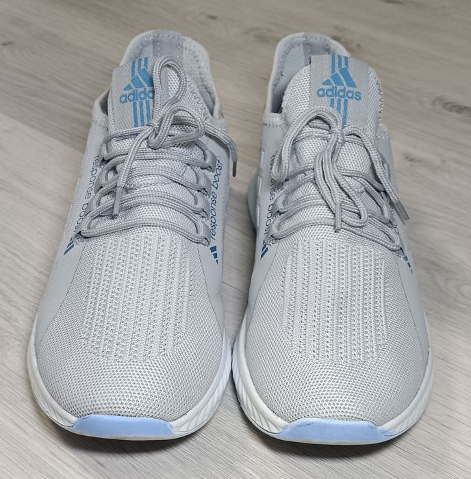 ADIDAS кросівки (44 розмір)