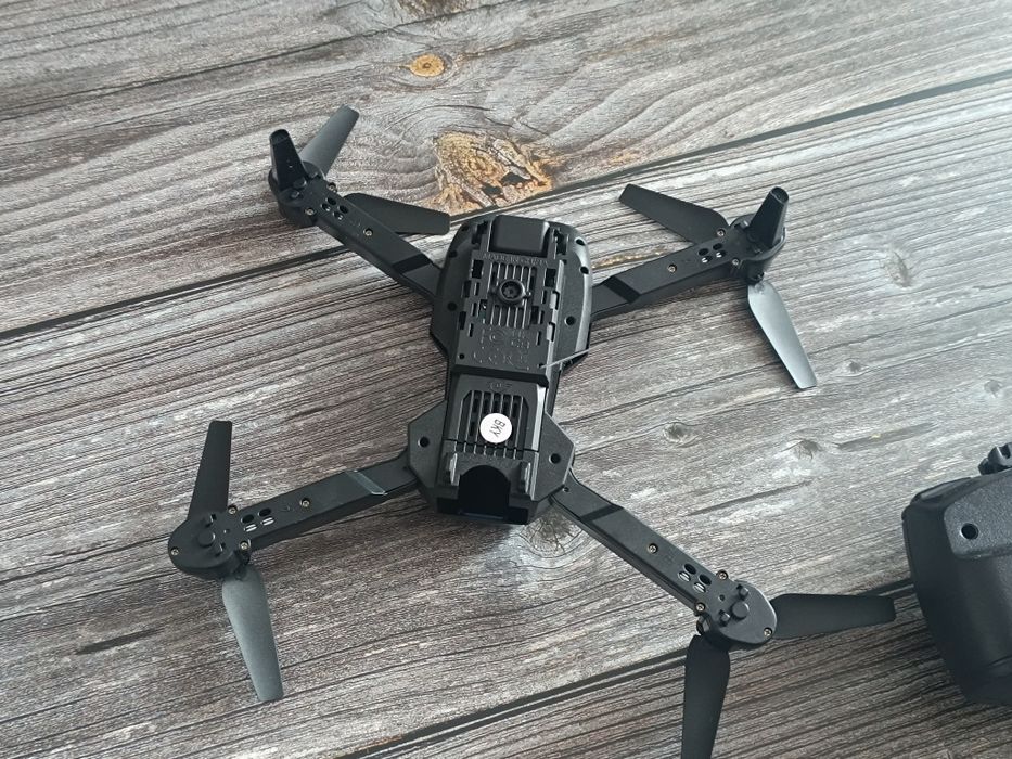 Квадрокоптер Е99 комплект