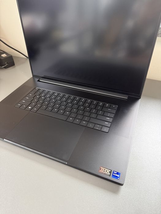 Laptop Razer Blade 18| i9-13950HX | 16G | 1TB | RTX4060| FV