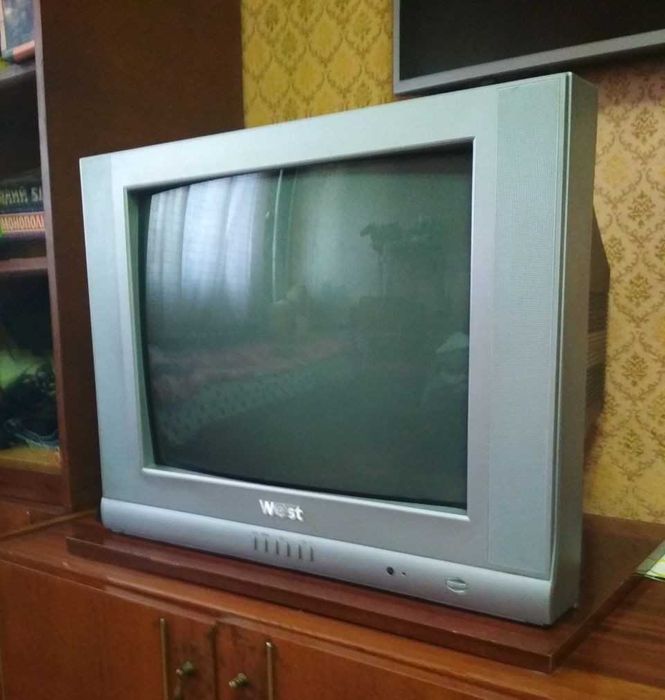 Тлевизор Vest 54 дюйма