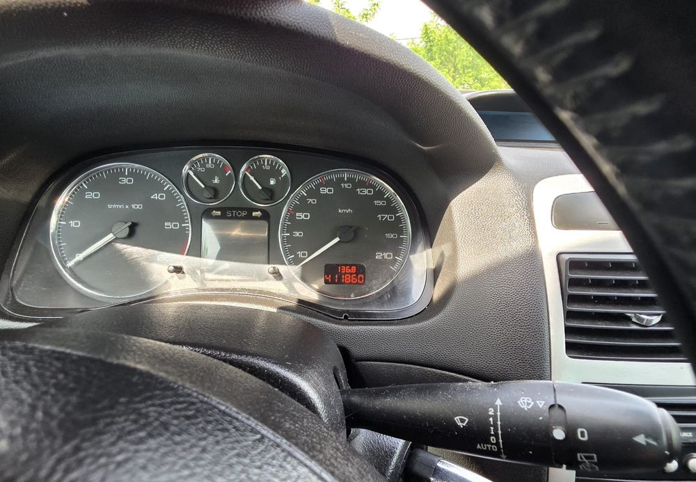Vendo por ter comprado um outro carro. — photo 2