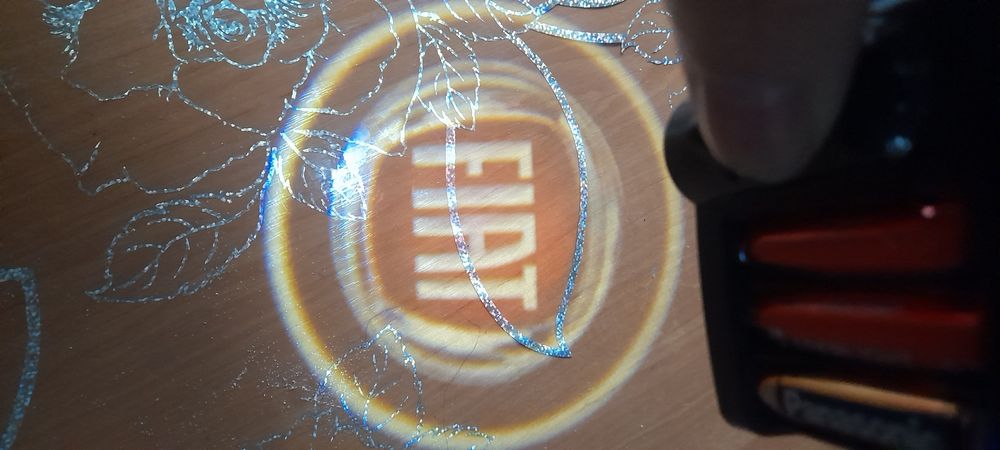 Подсветка дверей с проектором логотипа Fiat