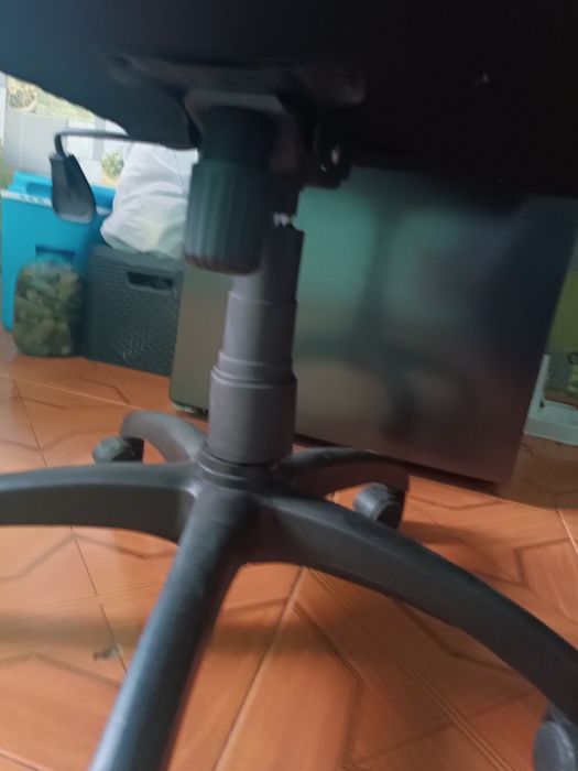 стул классный офисный