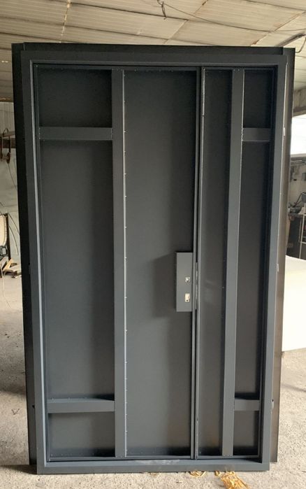 Входные металлические двери/Технические/Двухстворчатые от производител