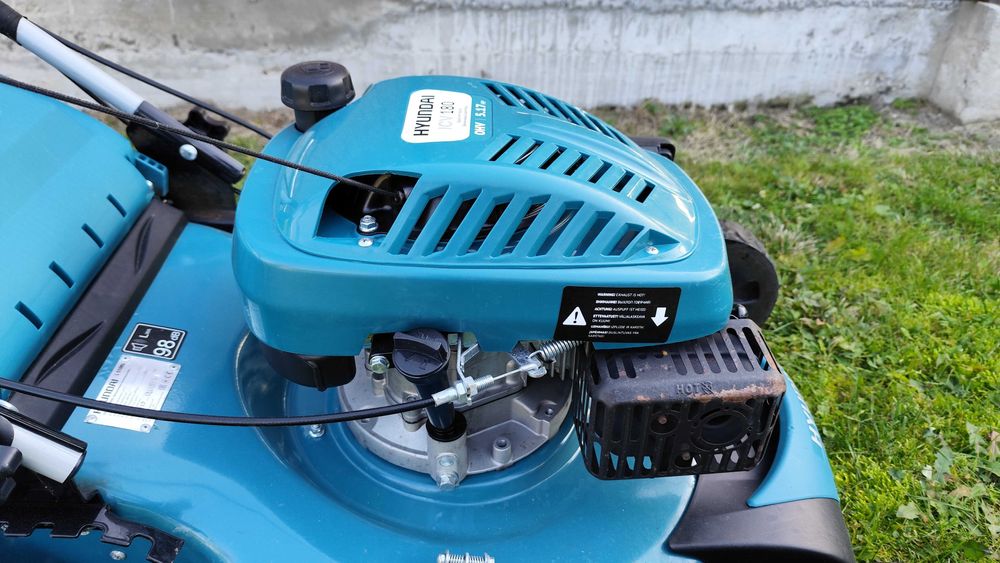 Газонокосарка бензинова самохідна Hyundai