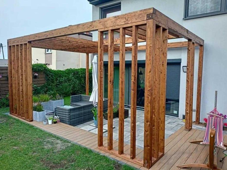 Altany, wiaty, garaże.