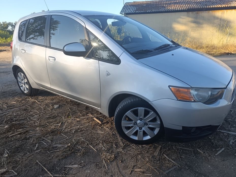 Mitsubishi Colt de 2011 foto 2
