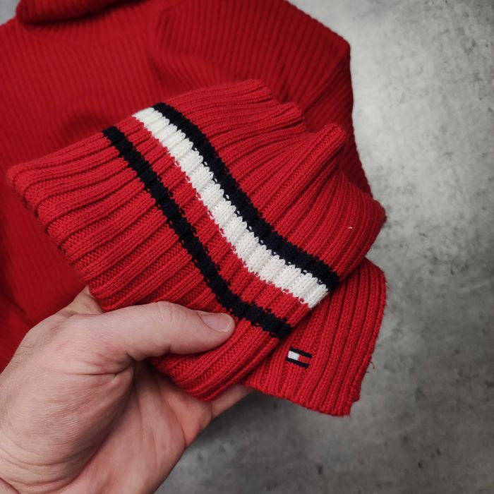DAMSKI Elegancki Czerwony Gruby Sweterek z Golfem Tommy Hilfiger Haft
